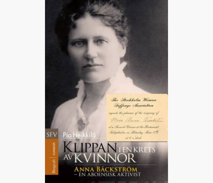 Klippan i en krets av kvinnor Anna Backstrom image