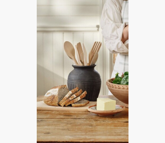 Vas Florian lergods svart1 kuva