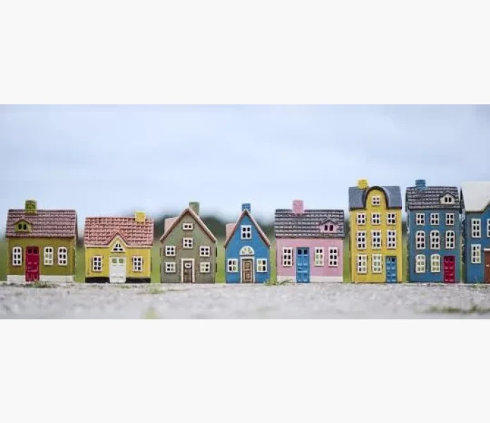 Ib Laursen lykthus My Home Town bla med rod dorr  kuva