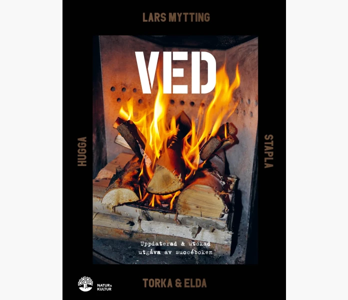 Ved hugga stapla torka elda image