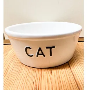 Bruka Design vit kattskål med svart cat text image