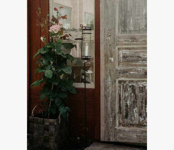 Ljuslykta Sonja pa pinne svart metall1 image