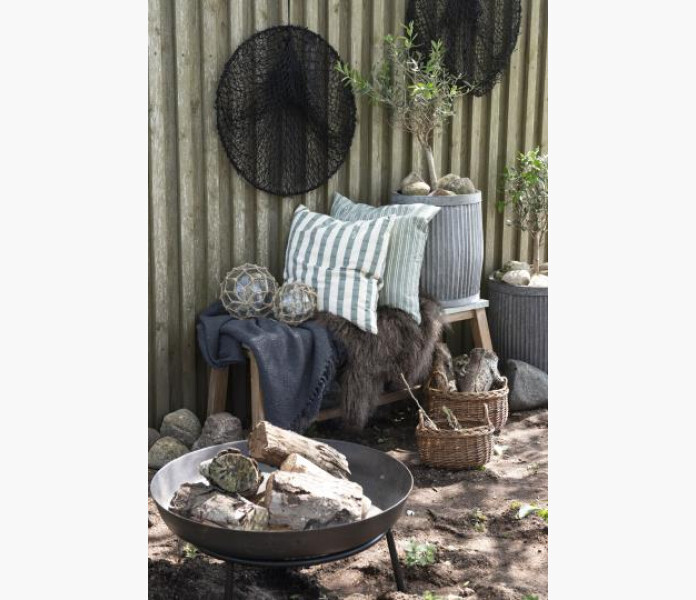 Brazier on stand 1 kuva